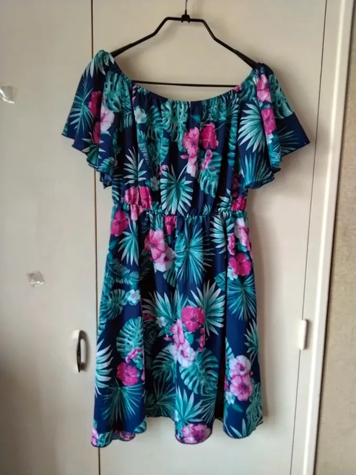 Robe dos nu Marque Shein (A229)