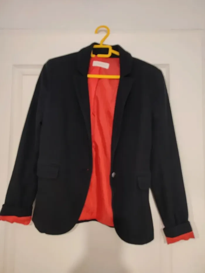 Blazer noir et rouge