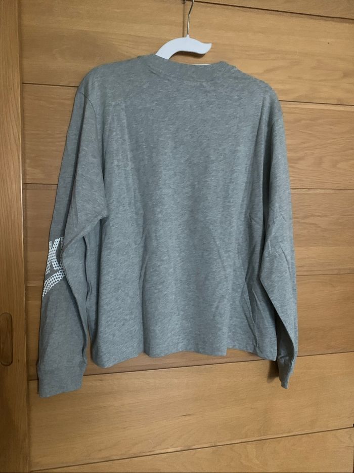 Tee-shirt manches longues neuf - photo numéro 3