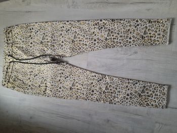 Pantalon, femme et la stamme jambe serrée