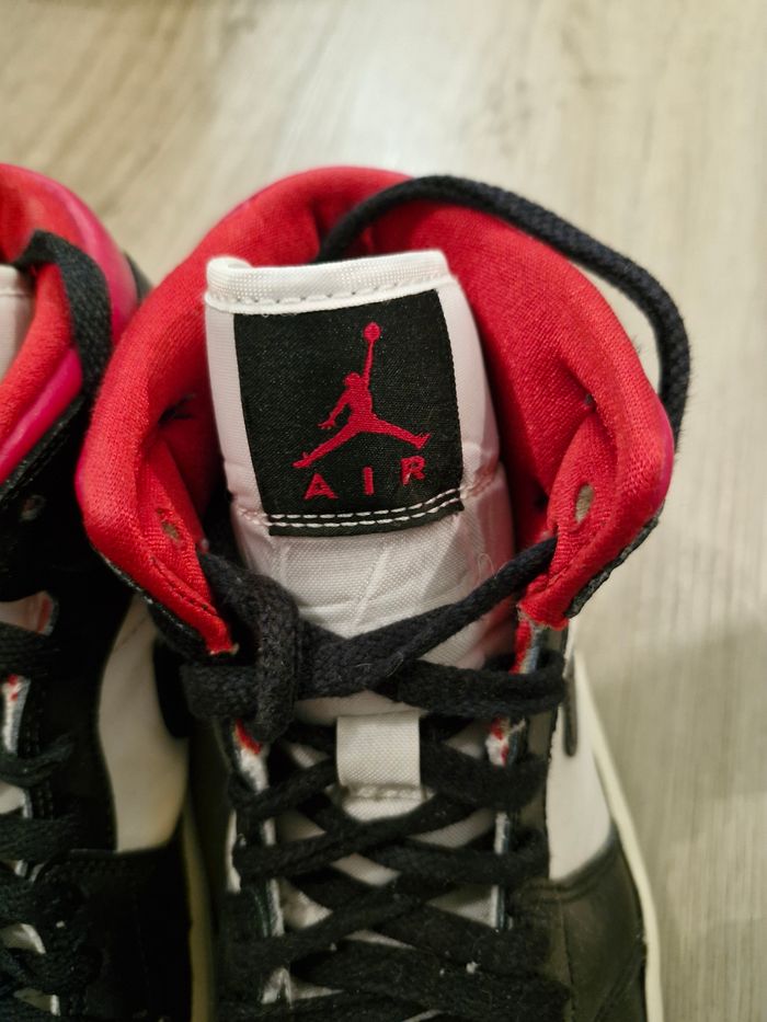 Sneakers NIKE AIR JORDAN 1 pointure 40,5 - photo numéro 2
