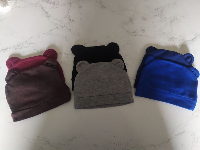 Bonnets, chaussettes ect.... - photo numéro 1