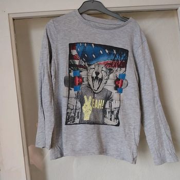 Polo taille 5/6 ans neuf