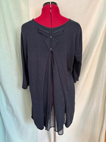 Superbe t-shirt long manches 3/4 dos ouvert tranparent avec noeud