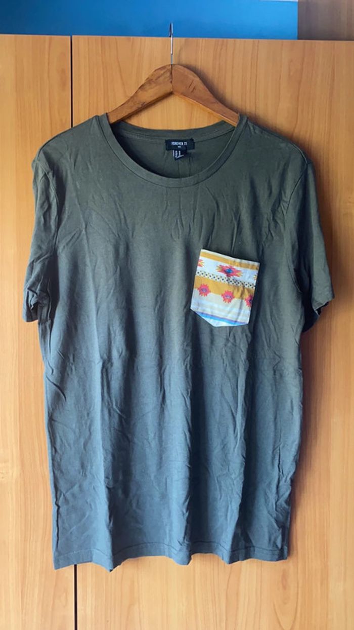 Tee-shirt kaki avec poche imprimee M