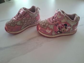 Baskets Minnie lumineuses fille - Taille 22 en parfait état