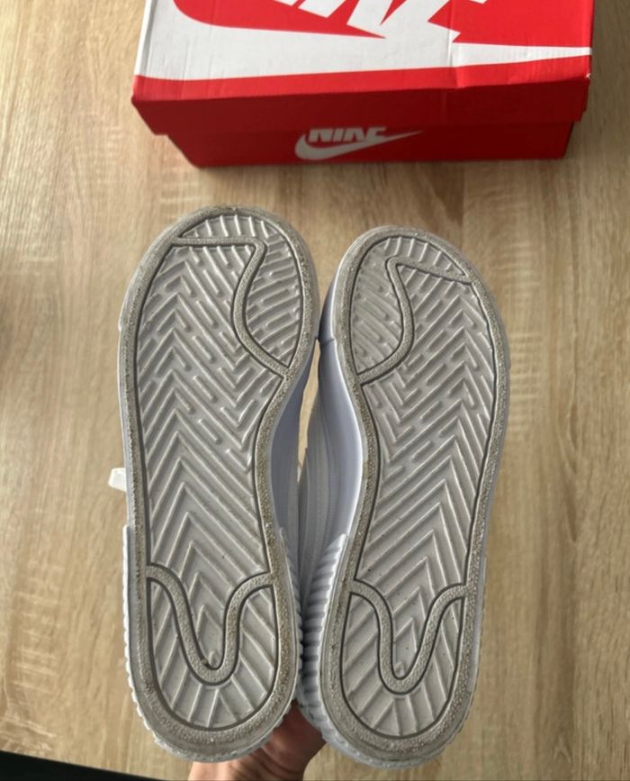 Chaussures femme taille 38,5 NIKE - photo numéro 6