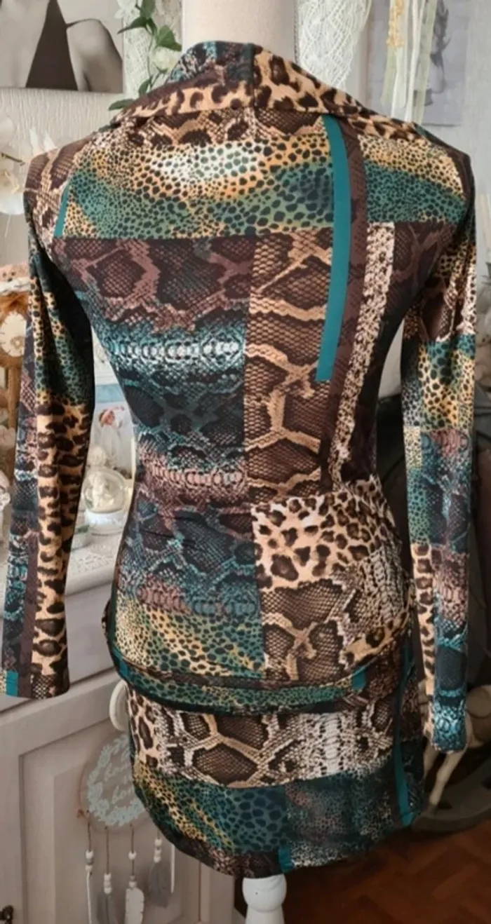 Robe moulante style vintage motif animal Alice  Taille 36 - photo numéro 2