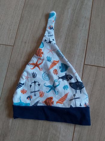 Bonnet de naissance garçon en très bon état (78)