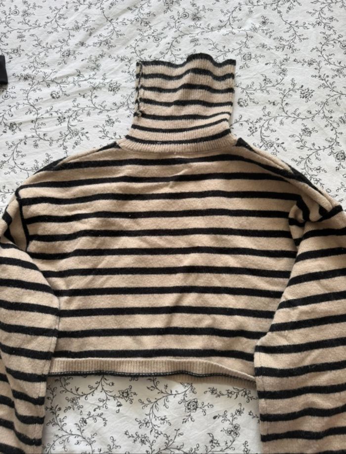 Pull col roulé rayures