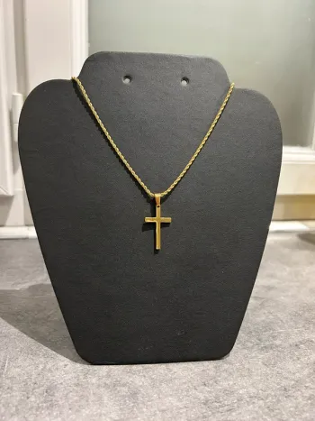 Chaine Collier Croix Doré en Acier Inoxydable 
