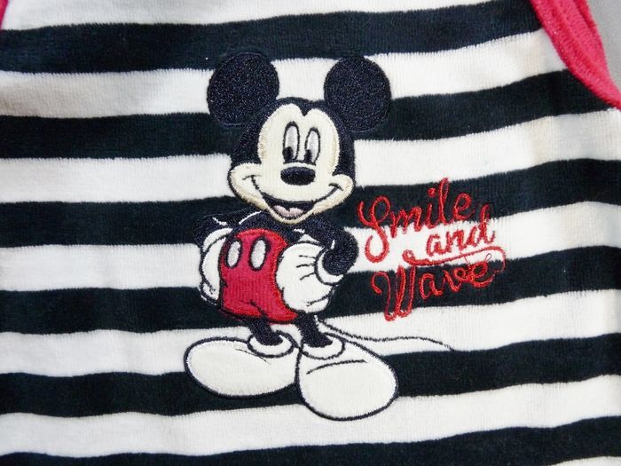 Pyjama dors-bien grenouillère velours bleu foncé blanc rouge Mickey rayures Disney 1 – 2 mois 56 cm garçon - photo numéro 2