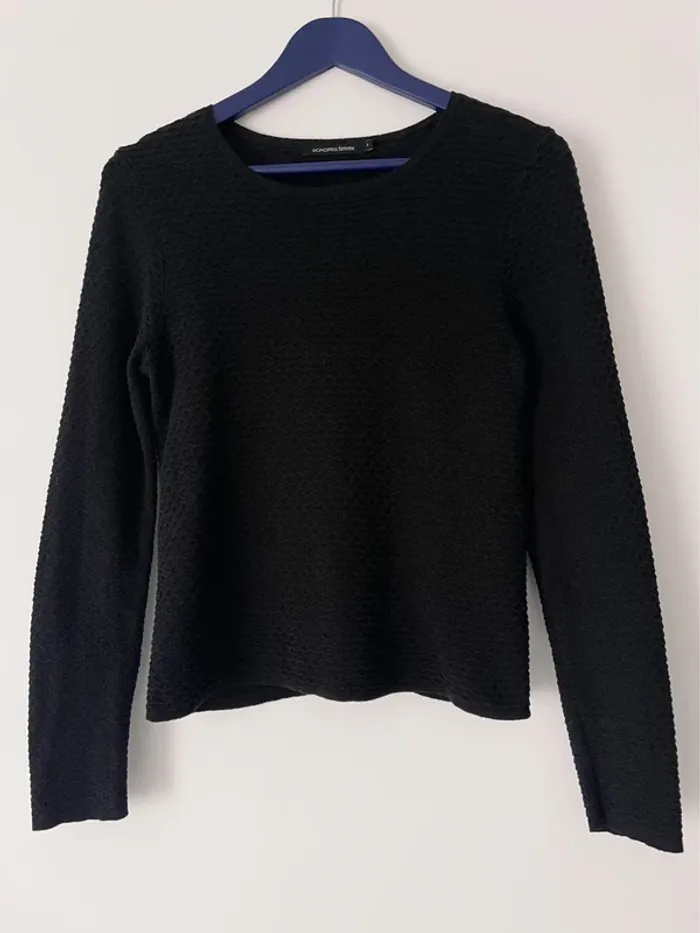 Très beau pull noir en 100% coton texturé Monoprix Femme