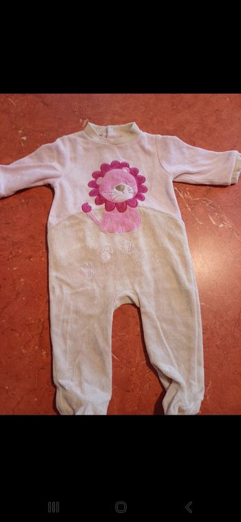 Pyjama bébé taille 3 mois