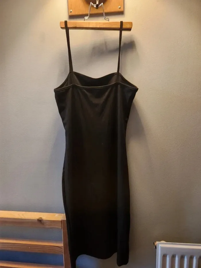 Petite robe noire - photo numéro 2