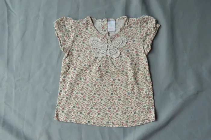 T-shirt Zara Baby fleuri papillon crochet crème 24-36 mois