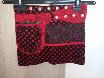 Jolie Petite jupe porte-feuille 8ans