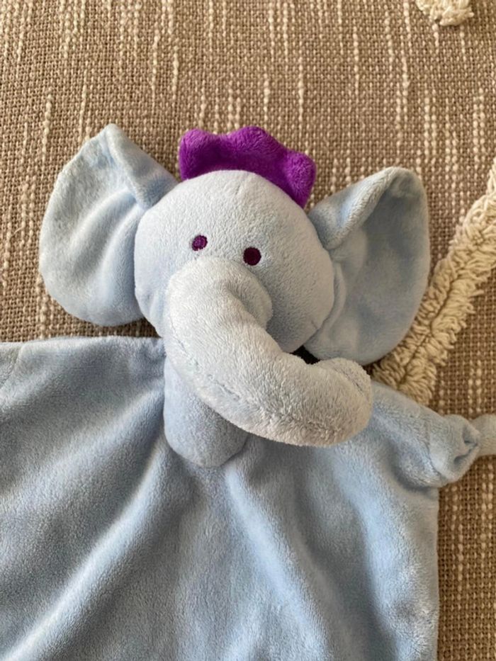 Peluche doudou plat 32cm Luc et Léa Éléphant bleu et violet trés bon état - photo numéro 2