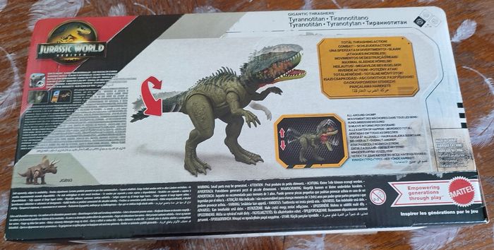 Tyrannotitan  Jurassic world - photo numéro 3