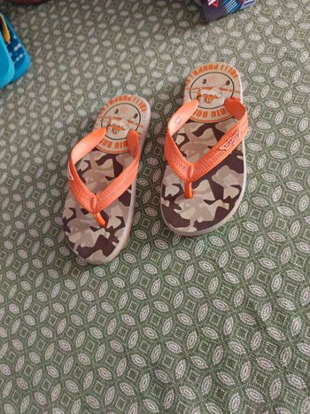 Paire de claquettes Planes taille 30
