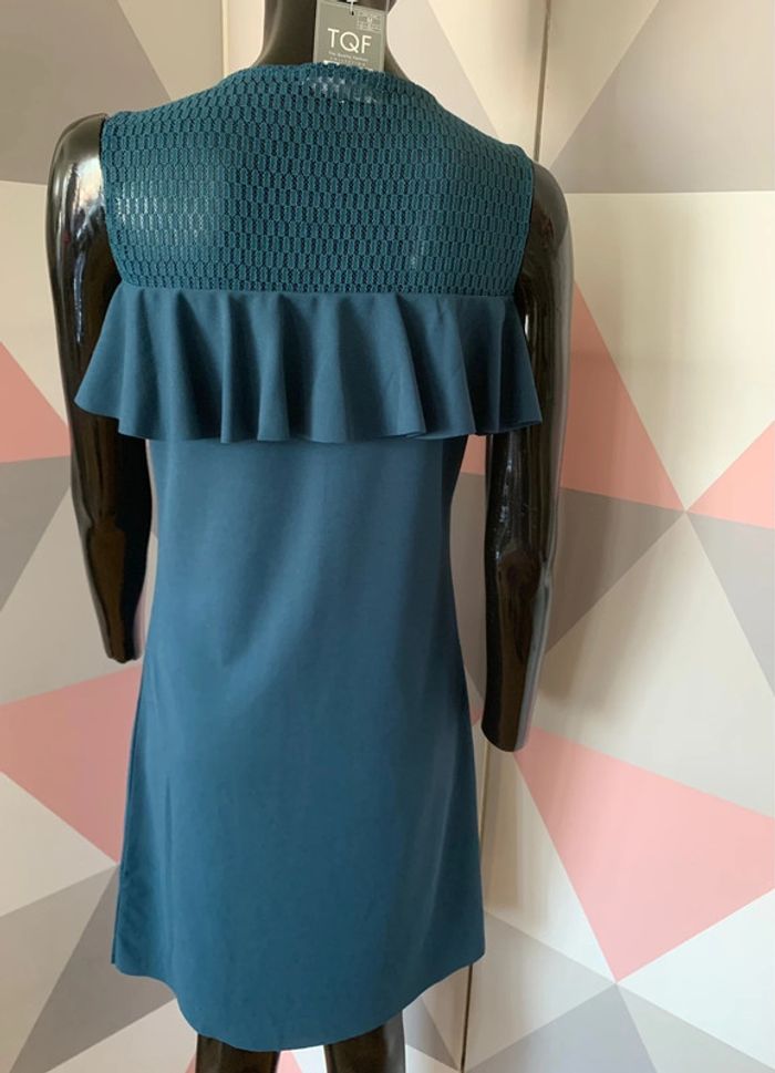 Robe bleue dentelles Taille M - photo numéro 2
