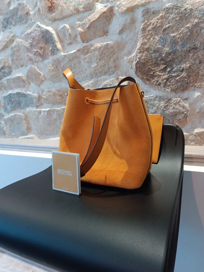 Sac bourse cuir et daim jaune MK - photo numéro 4