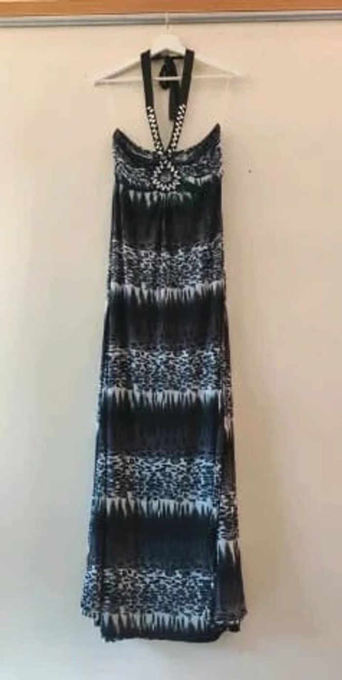 Robe longue avec pierres