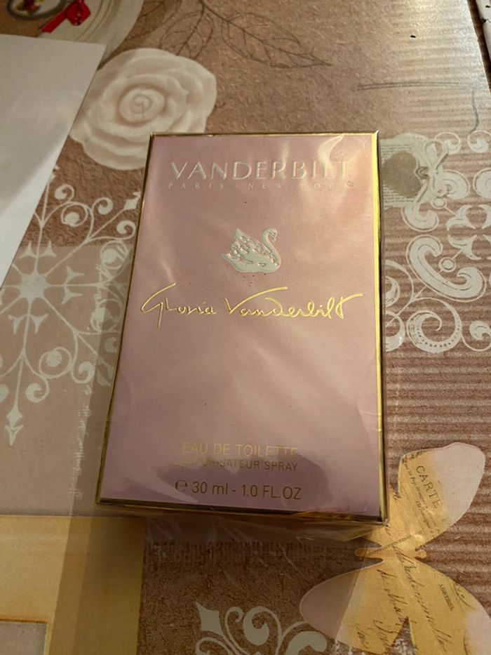 Eau de toilette vaporisateur - photo numéro 2