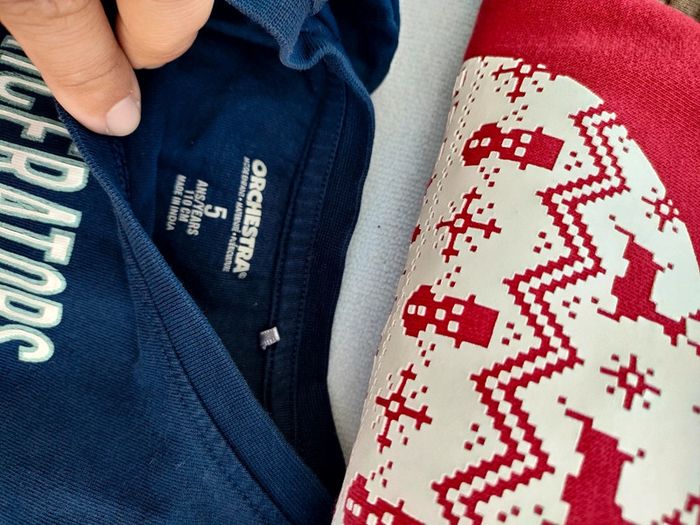 Lot garçon 5 ans hiver - 2 pulls 4 sweats 3 tshirts - photo numéro 7