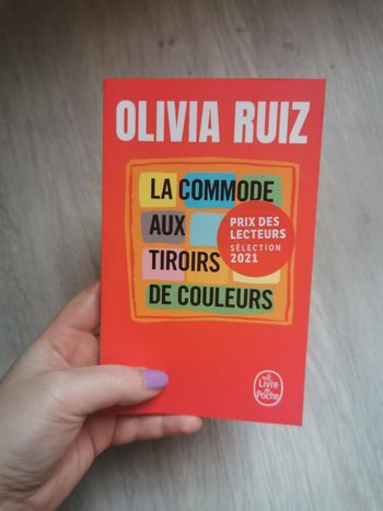 Olivia Ruiz La commode aux tiroirs de couleurs