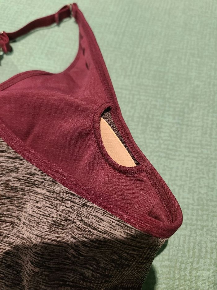 Brassière neuve M - photo numéro 4