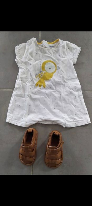 Lot 8 - tenue fille + sandales en 6 mois