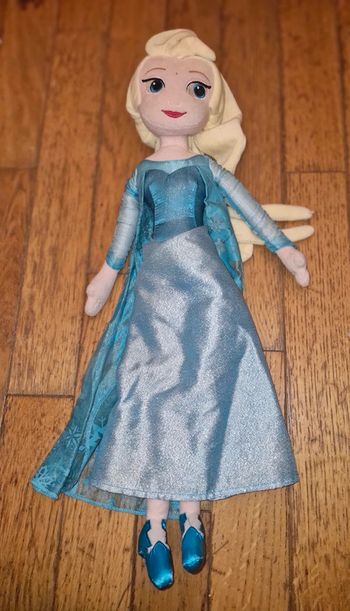 Poupee tissu elsa reine des neiges disney store