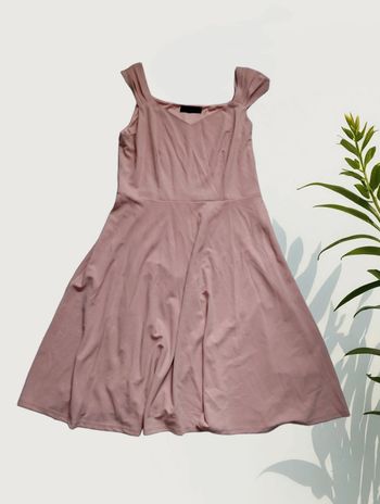 Robe dress tells