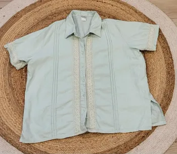 Chemise légère Damart brodée - Taille 52 - Vert pastel - Très bon état