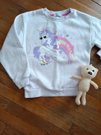 🌸 Pull - Taille 6 ans 🌸