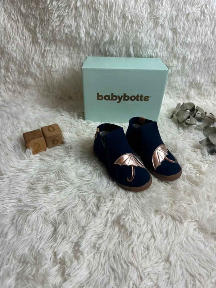 Paire de chaussons Babybotte taille 26