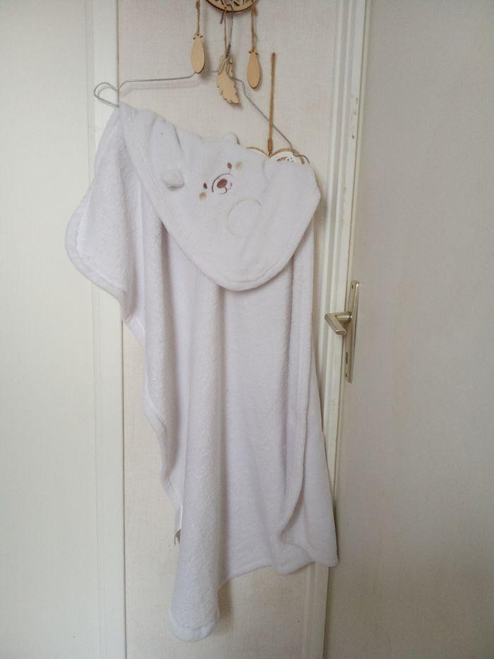 Couverture doudou blanc fine, longue tête de chien, oreilles