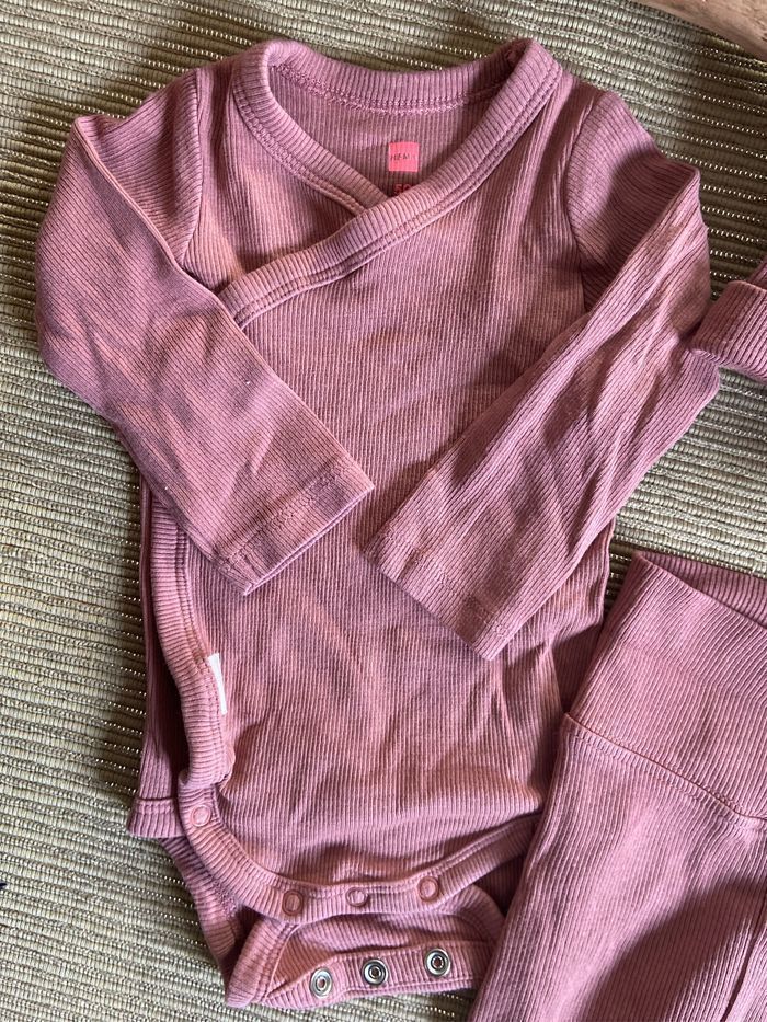 Ensemble taille 1 mois - photo numéro 3