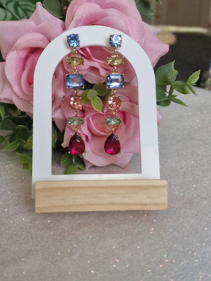 Boucles d’oreilles pendentif incrustées cristaux - photo numéro 4