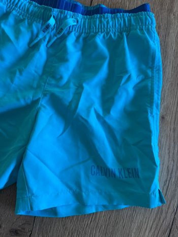 Short de bain Calvin Klein taille 10-12 ans comme neuf - photo numéro 3