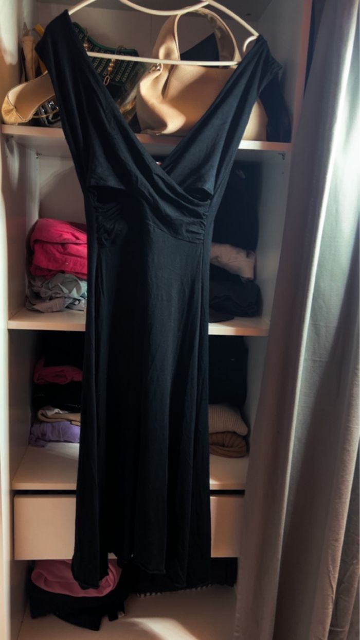 Longue robe noire - photo numéro 2