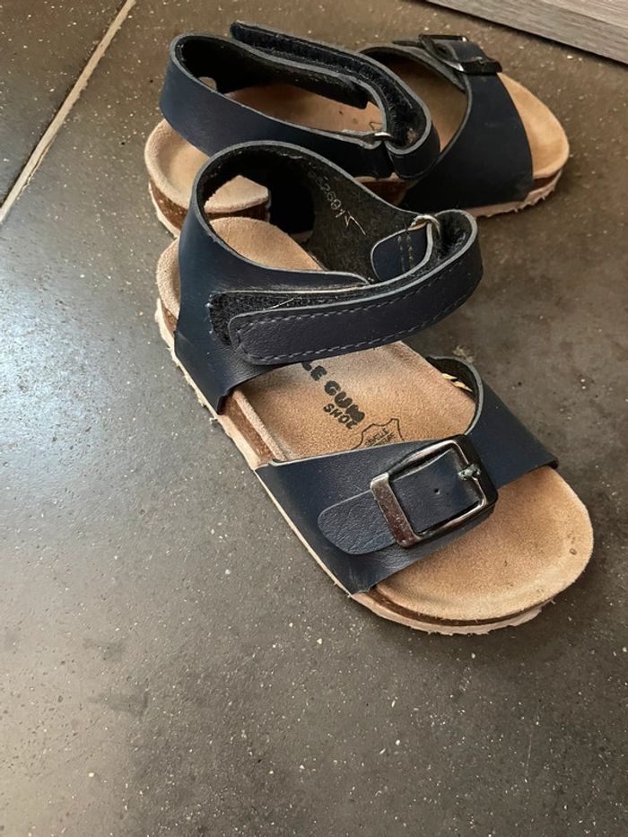 Nu pieds enfant - photo numéro 2