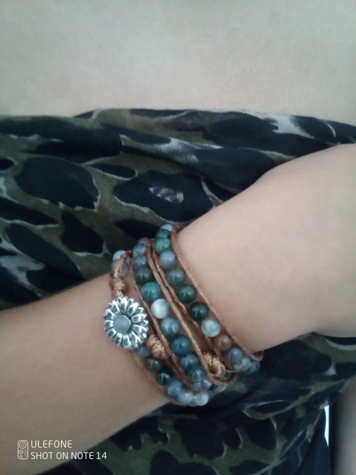 Bracelet bohemia en pierres naturelles d'agate indienne et labradorite et cordon cuir tabac