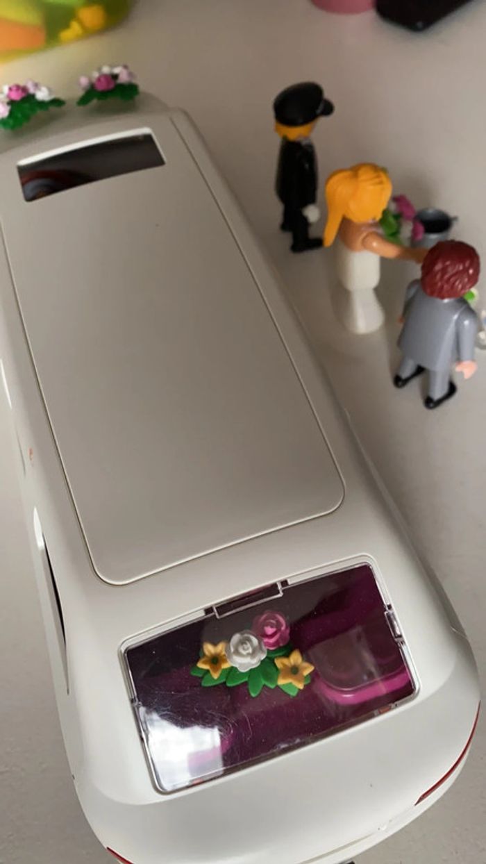 Limousine et ses mariés playmobil - photo numéro 3