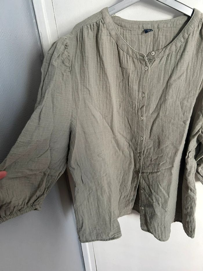 Blouse kaki en gaze de coton • Kiabi • taille XXL (50-52) - photo numéro 2