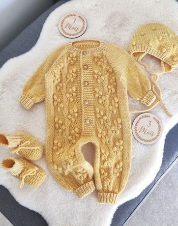 Ensemble de vêtements tricotés pour bébé