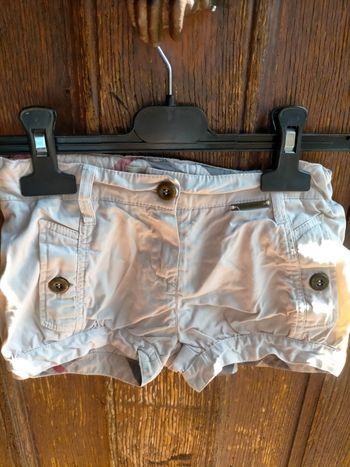 Très joli short bloomer Burberry 4 ans 