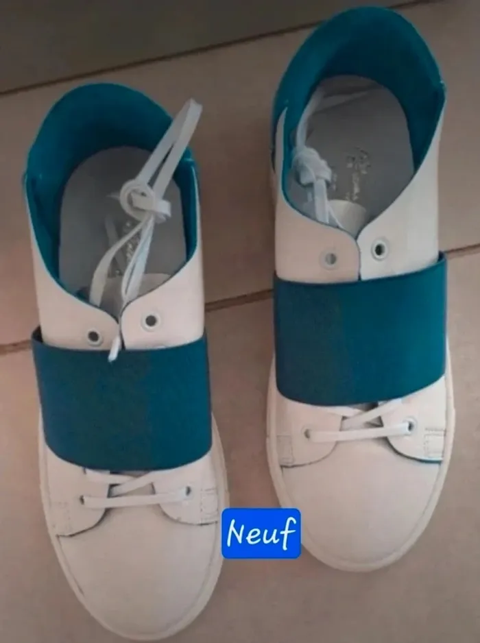 Chaussures neuves 33
