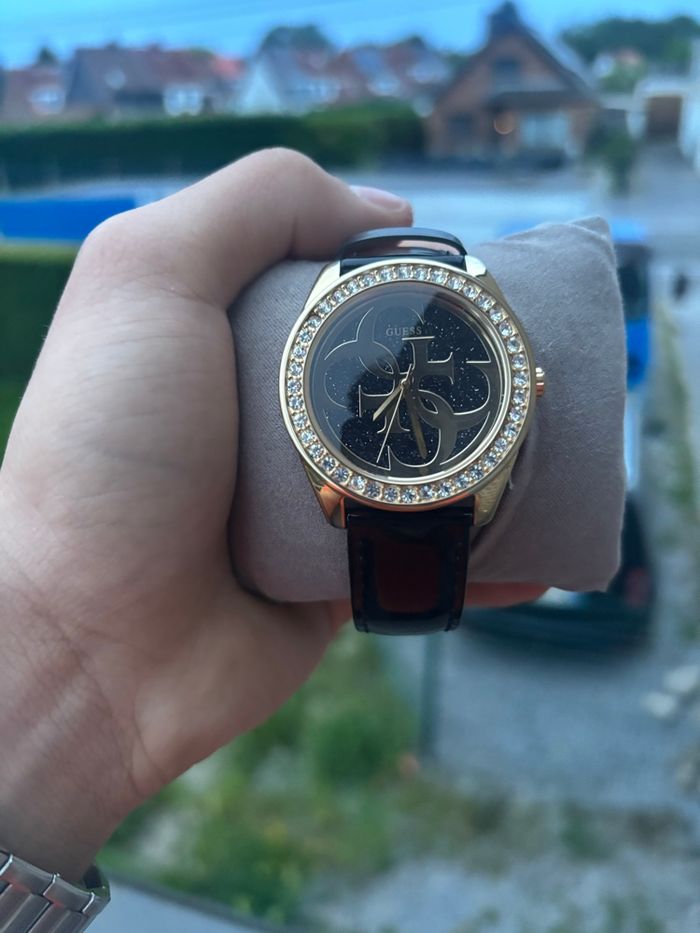 Montre GUESS Dorée - Collection Glitter Logo G - photo numéro 3